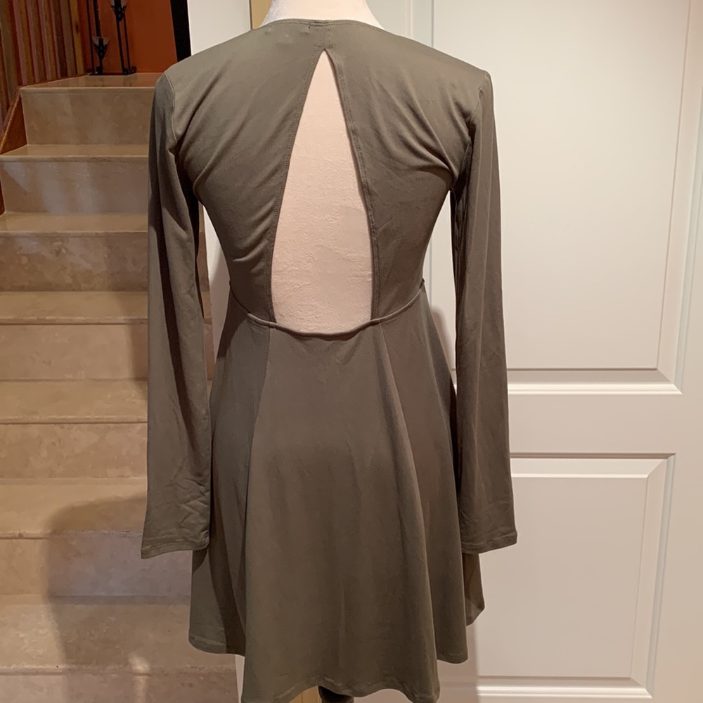 GB.  Olive color. Tie Front, long sleeve mini dress. Size Small. Cut out… - Picture 3 of 13